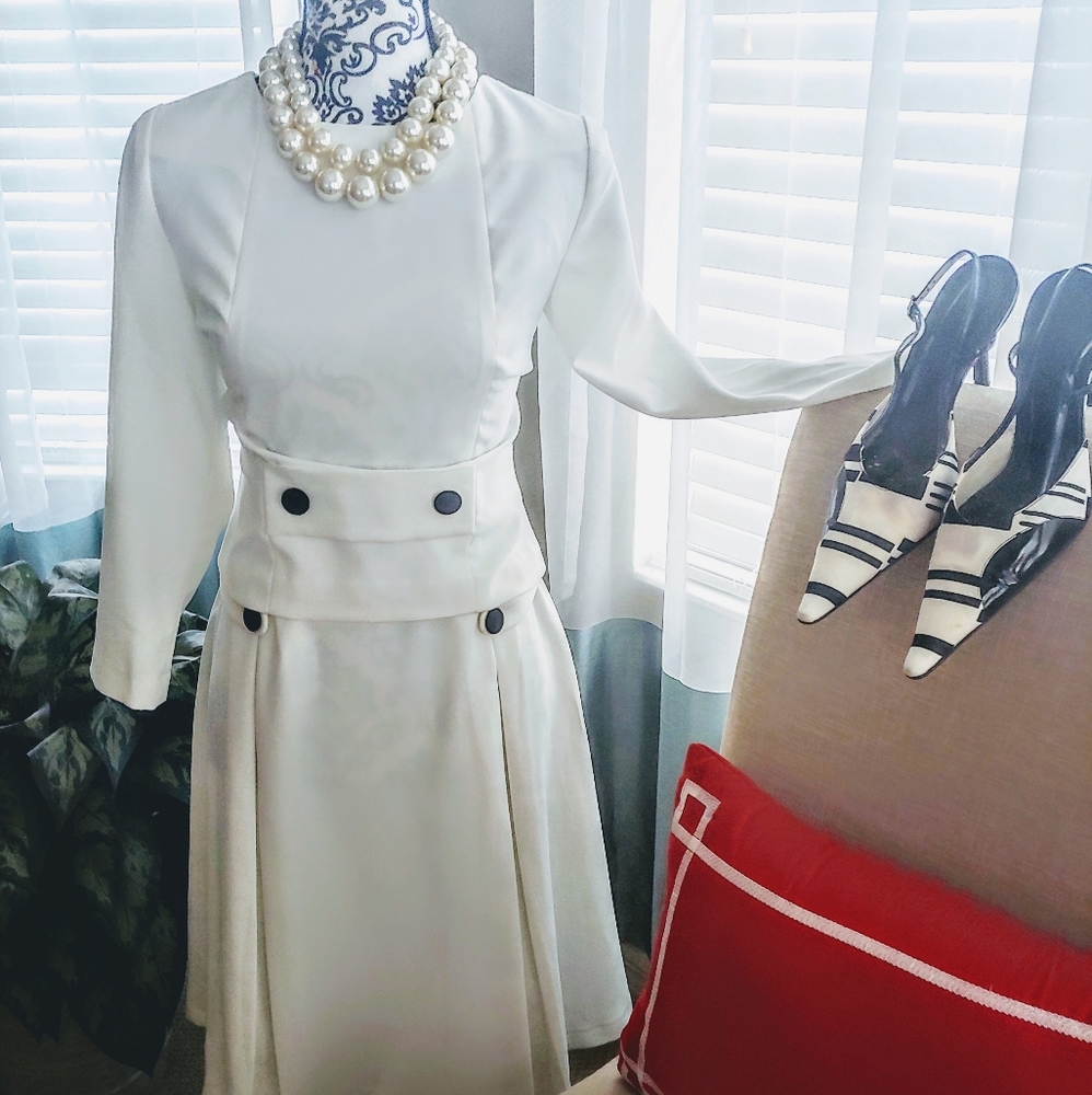 Two piece skirt suit New size 8